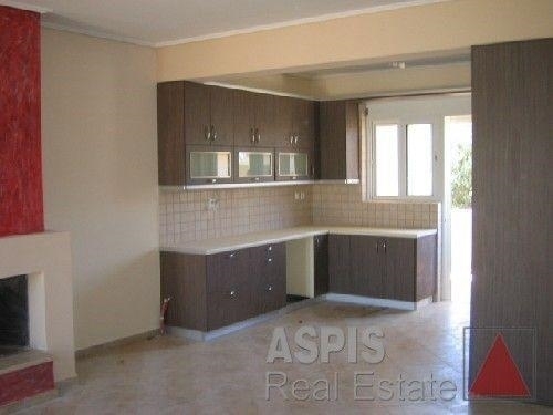 (For Sale) Residential Maisonette || Piraias/Salamina-Ampelakia - 240 Sq.m, 4 Bedrooms, 285.000€