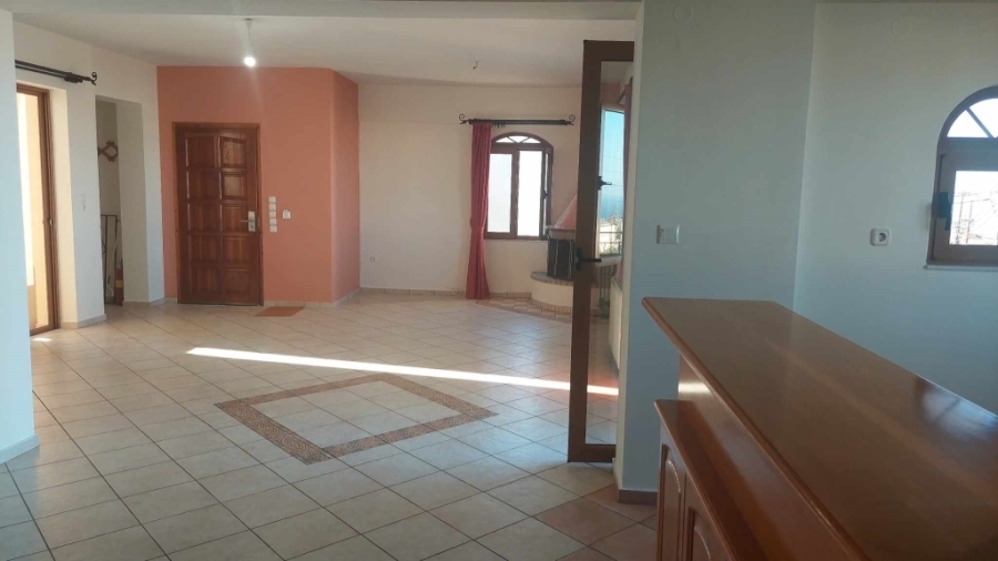 (For Sale) Residential Apartment || Rethymno/Nikiforos Fokas  - 120 Sq.m, 3 Bedrooms, 235.000€