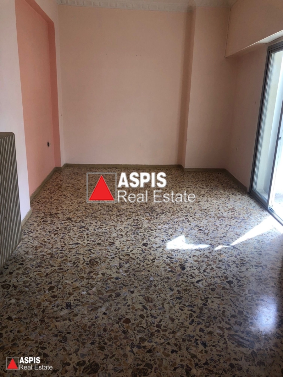 (For Sale) Residential Floor Apartment || Piraias/Keratsini - 98 Sq.m, 3 Bedrooms, 98.000€