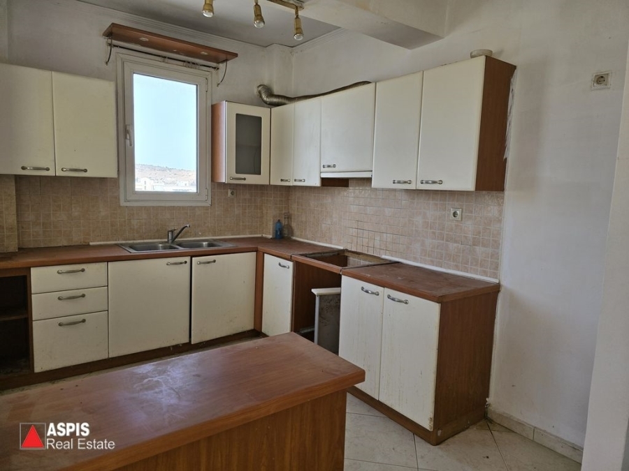 (For Sale) Residential Apartment || Piraias/Salamina - 81 Sq.m, 2 Bedrooms, 101.000€