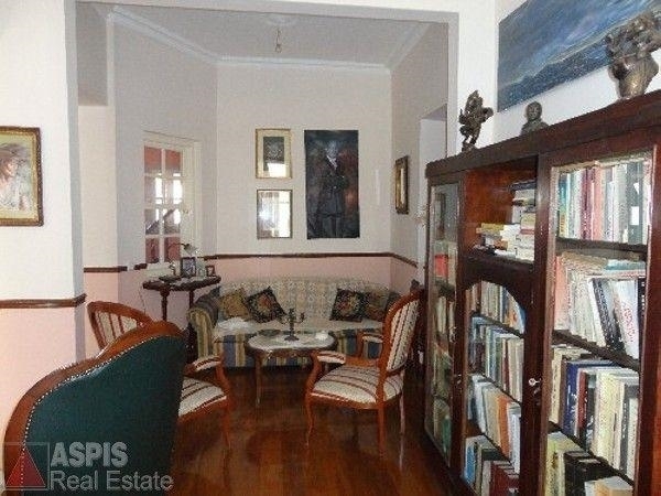 (For Sale) Residential Detached house || Piraias/Piraeus - 175 Sq.m, 4 Bedrooms, 300.000€