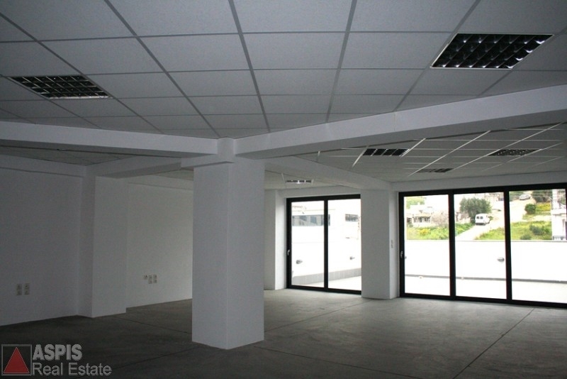 (For Sale) Commercial Building || Piraias/Perama - 2.000 Sq.m, 2.300.000€