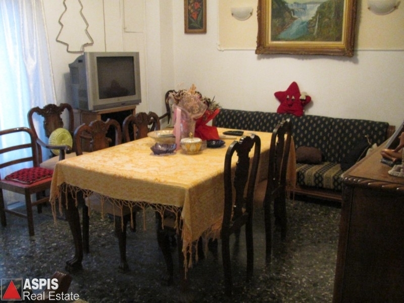 (For Sale) Residential Residence complex || Piraias/Piraeus - 288 Sq.m, 5 Bedrooms, 250.000€