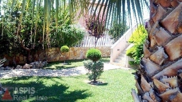 (For Sale) Residential Detached house ||  West Attica/Nea Peramos (Megalo Pefko) - 360 Sq.m, 6 Bedrooms, 650.000€