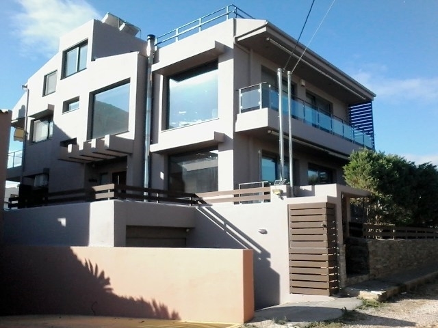 (For Sale) Residential Detached house || East Attica/Markopoulo Mesogaias - 492 Sq.m, 5 Bedrooms, 850.000€