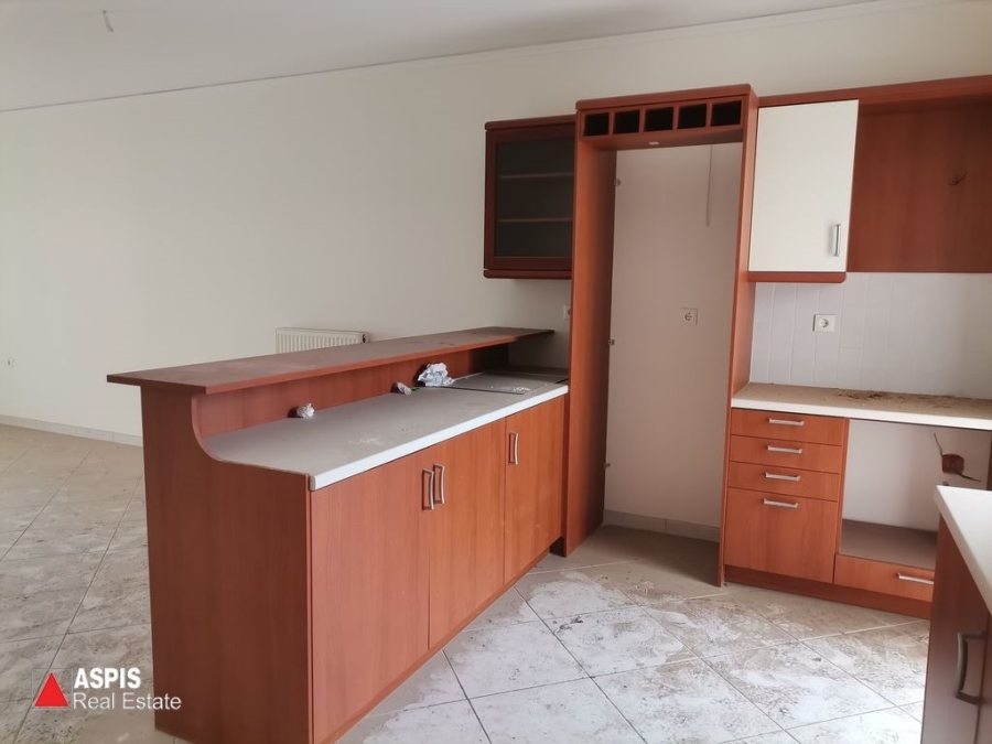 (For Sale) Residential Apartment || Piraias/Salamina - 84 Sq.m, 2 Bedrooms, 102.000€