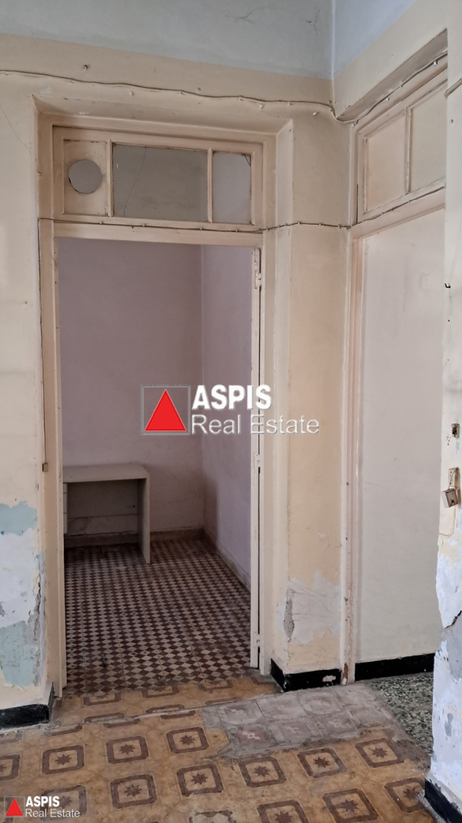 (For Sale) Residential Detached house || Piraias/Piraeus - 70 Sq.m, 2 Bedrooms, 100.000€