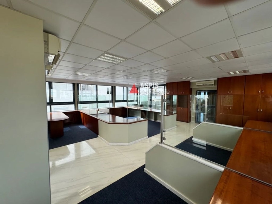(For Sale) Commercial Office || Athens South/Glyfada - 197 Sq.m, 1.750.000€