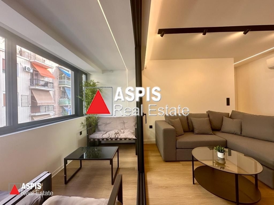 (For Sale) Residential Apartment || Piraias/Piraeus - 18 Sq.m, 175.000€